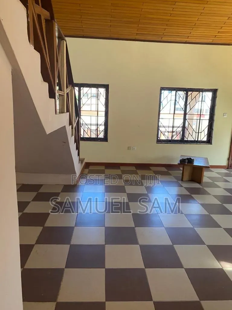 7bdrm House in Tema Community 14 for sale