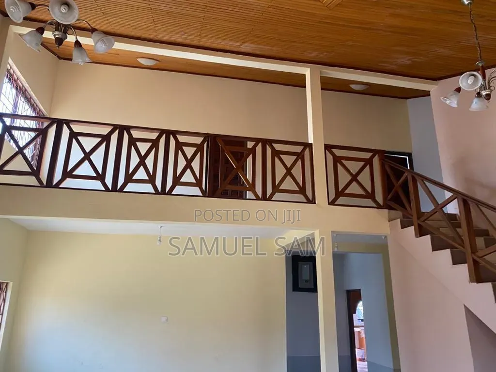 7bdrm House in Tema Community 14 for sale