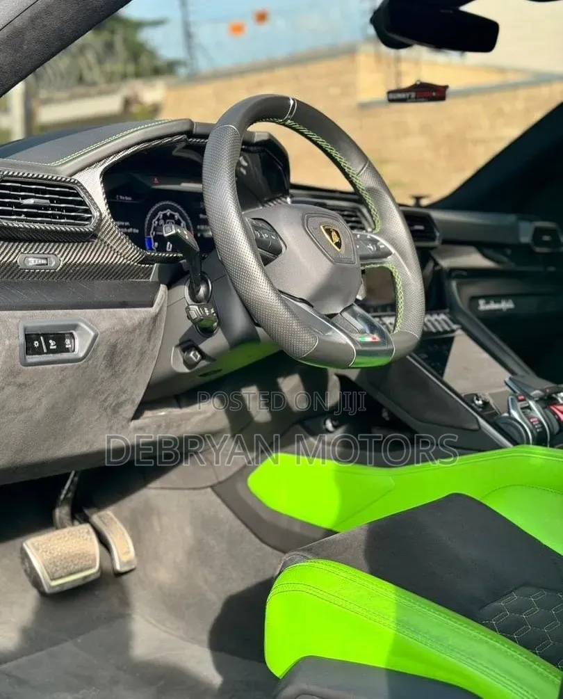 Lamborghini Urus Pearl Capsule 2021 Green