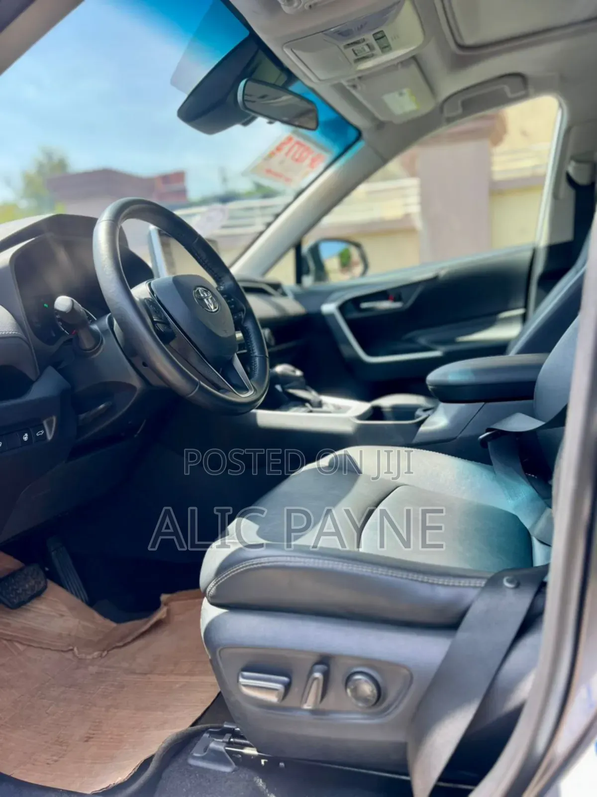 Toyota RAV4 XLE Premium 2022 Gray