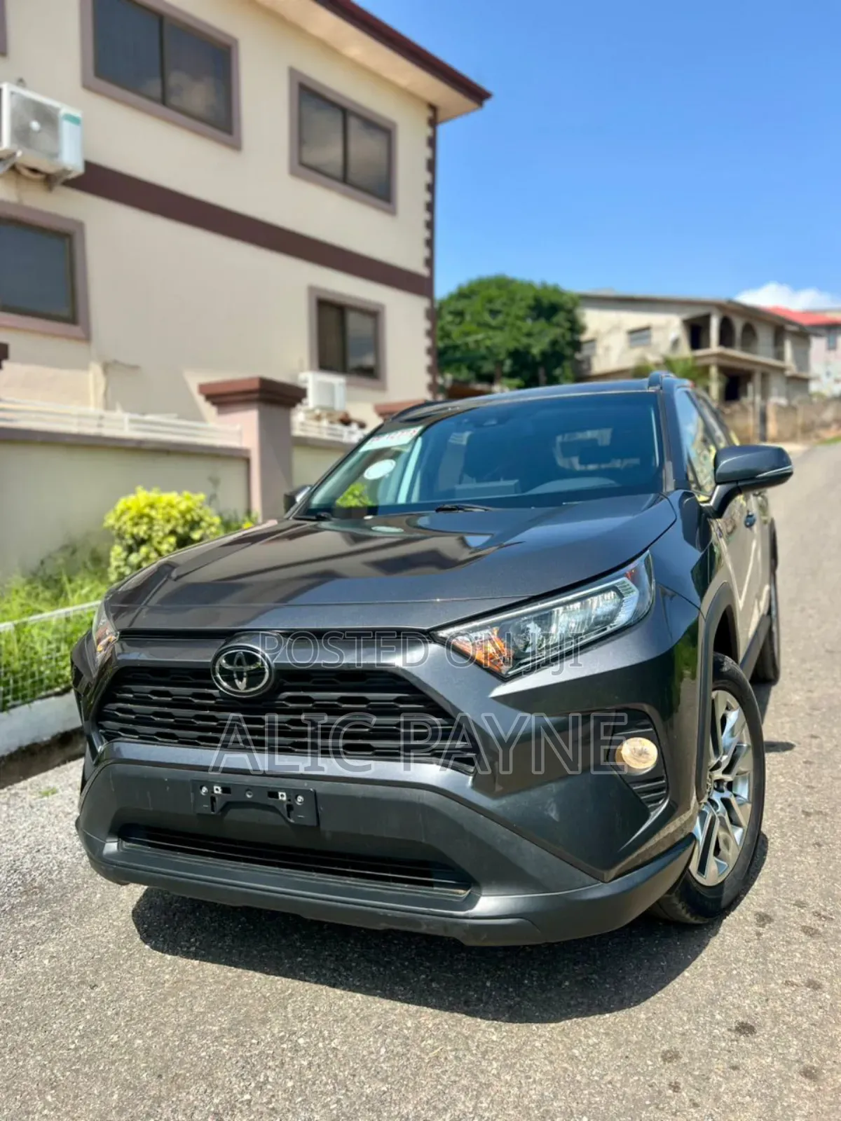 Toyota RAV4 XLE Premium 2022 Gray