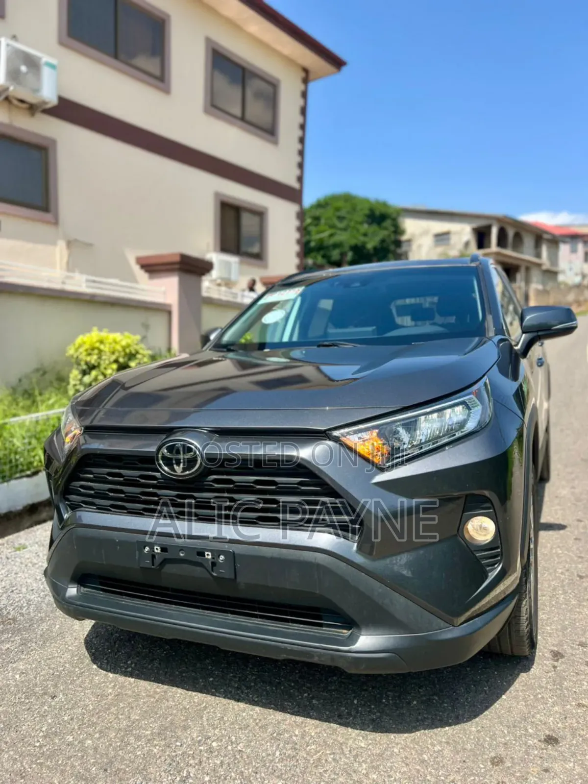 Toyota RAV4 XLE Premium 2022 Gray