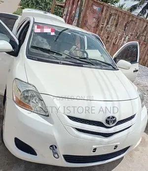 Toyota Yaris 2009 White