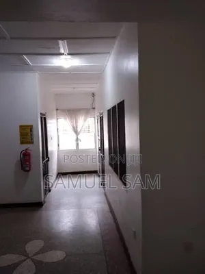 9bdrm House in Nmai Azor, Tema Metropolitan for sale