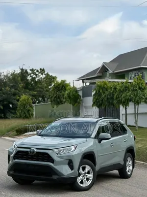 Toyota RAV4 XLE 2021 Green