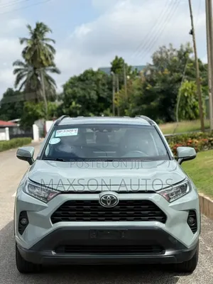 Toyota RAV4 XLE 2021 Green