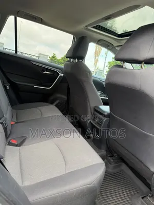 Toyota RAV4 XLE 2021 Green