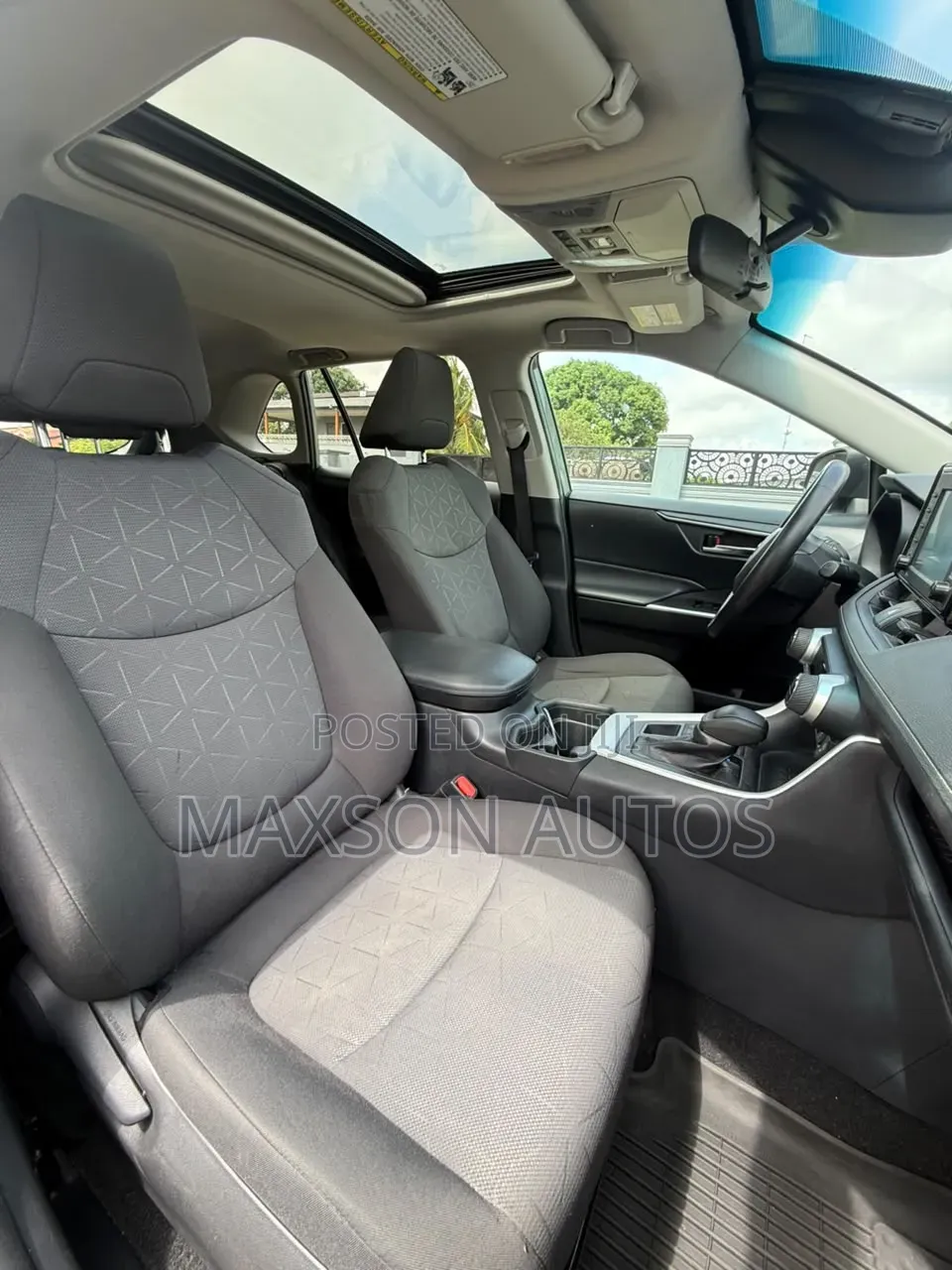 Toyota RAV4 XLE 2021 Green