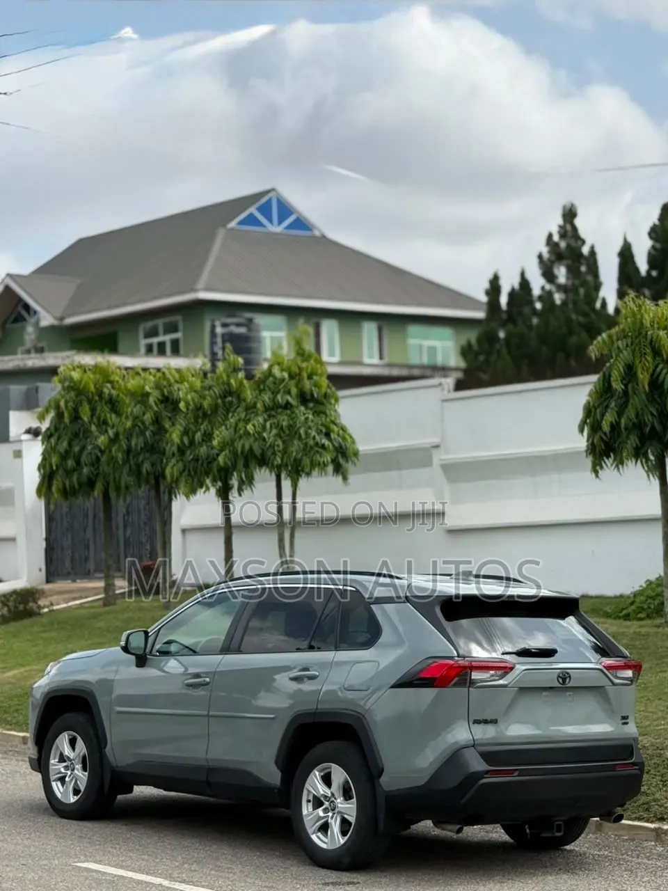 Toyota RAV4 XLE 2021 Green