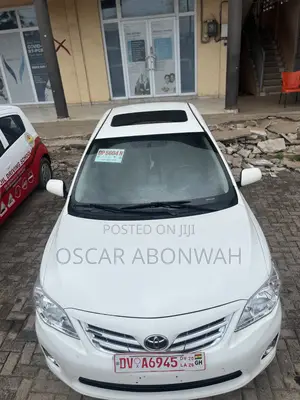 Toyota Corolla S Special Edition 4dr Sedan (1.8L 4cyl 4A) 2013 White