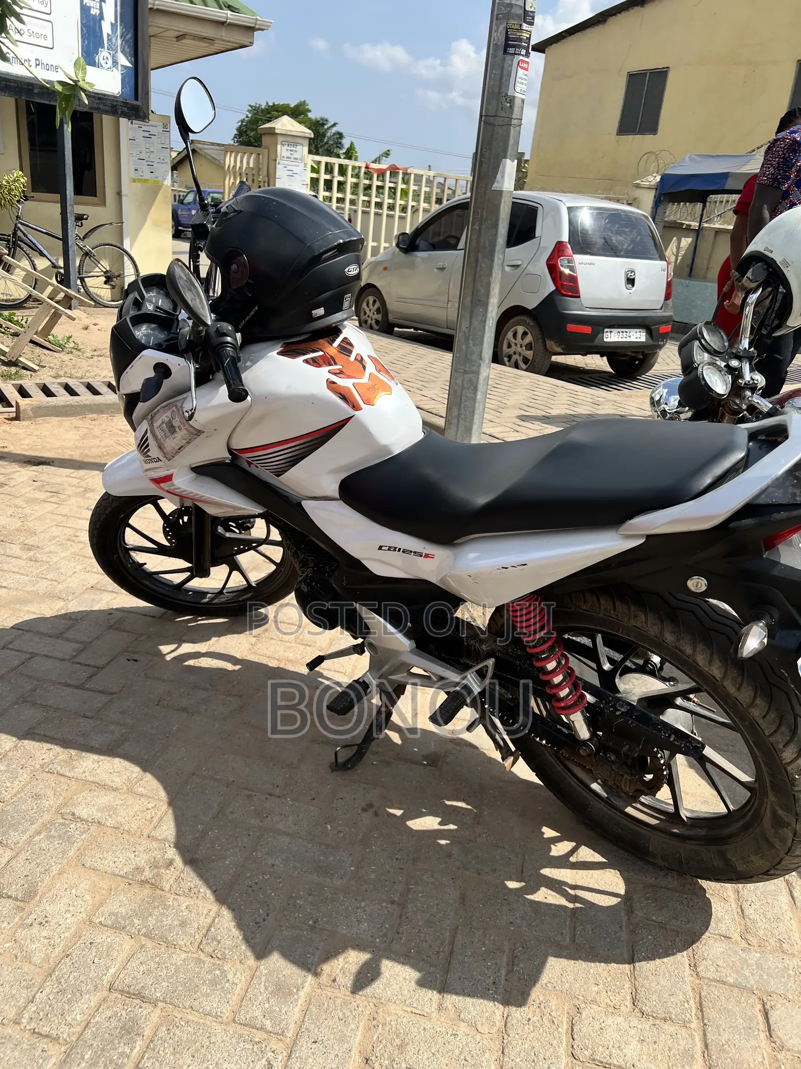 Honda CB 2022 White