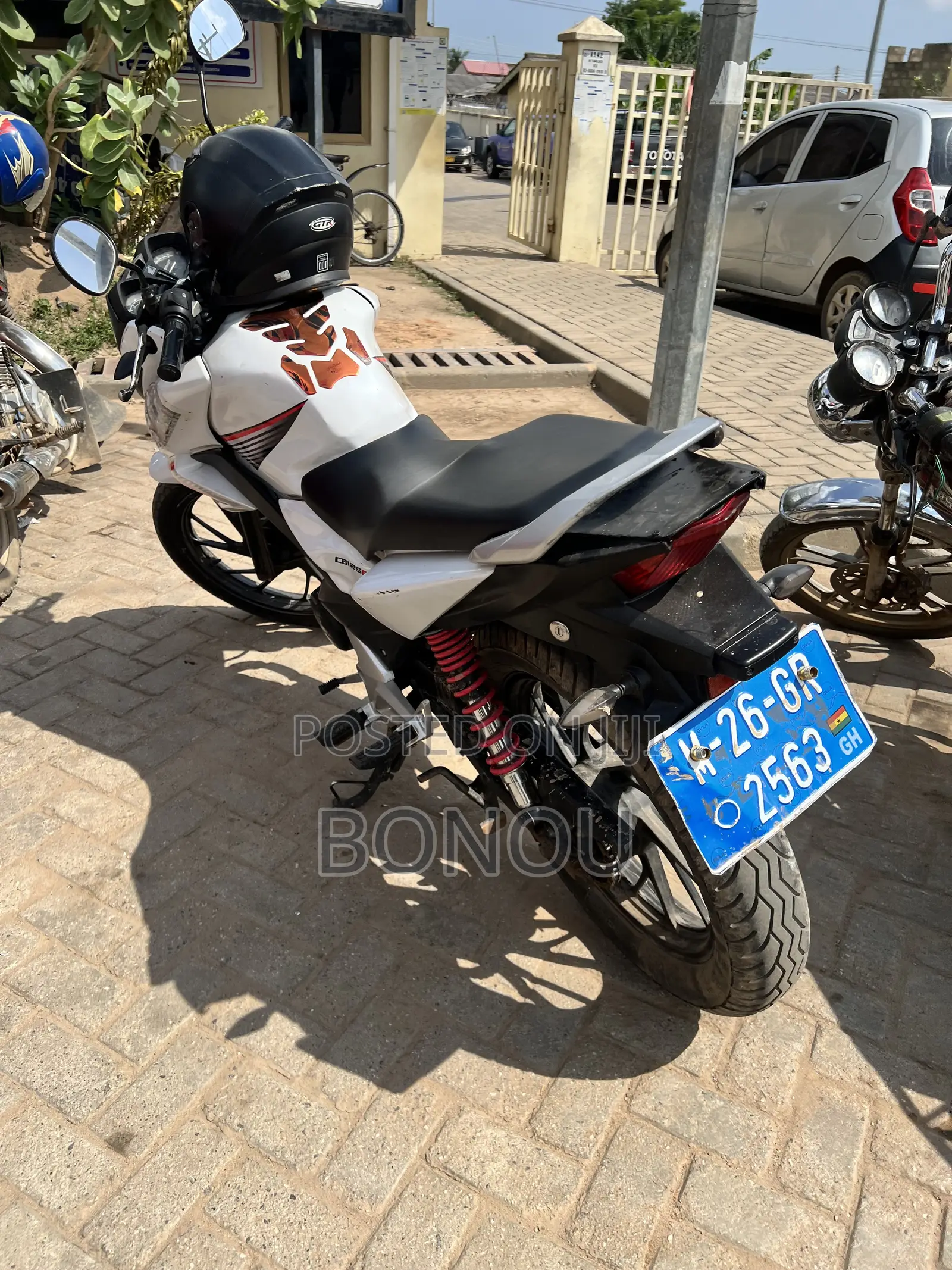 Honda CB 2022 White