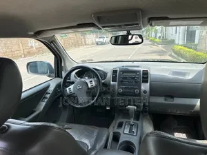 Nissan Frontier 2011 Black