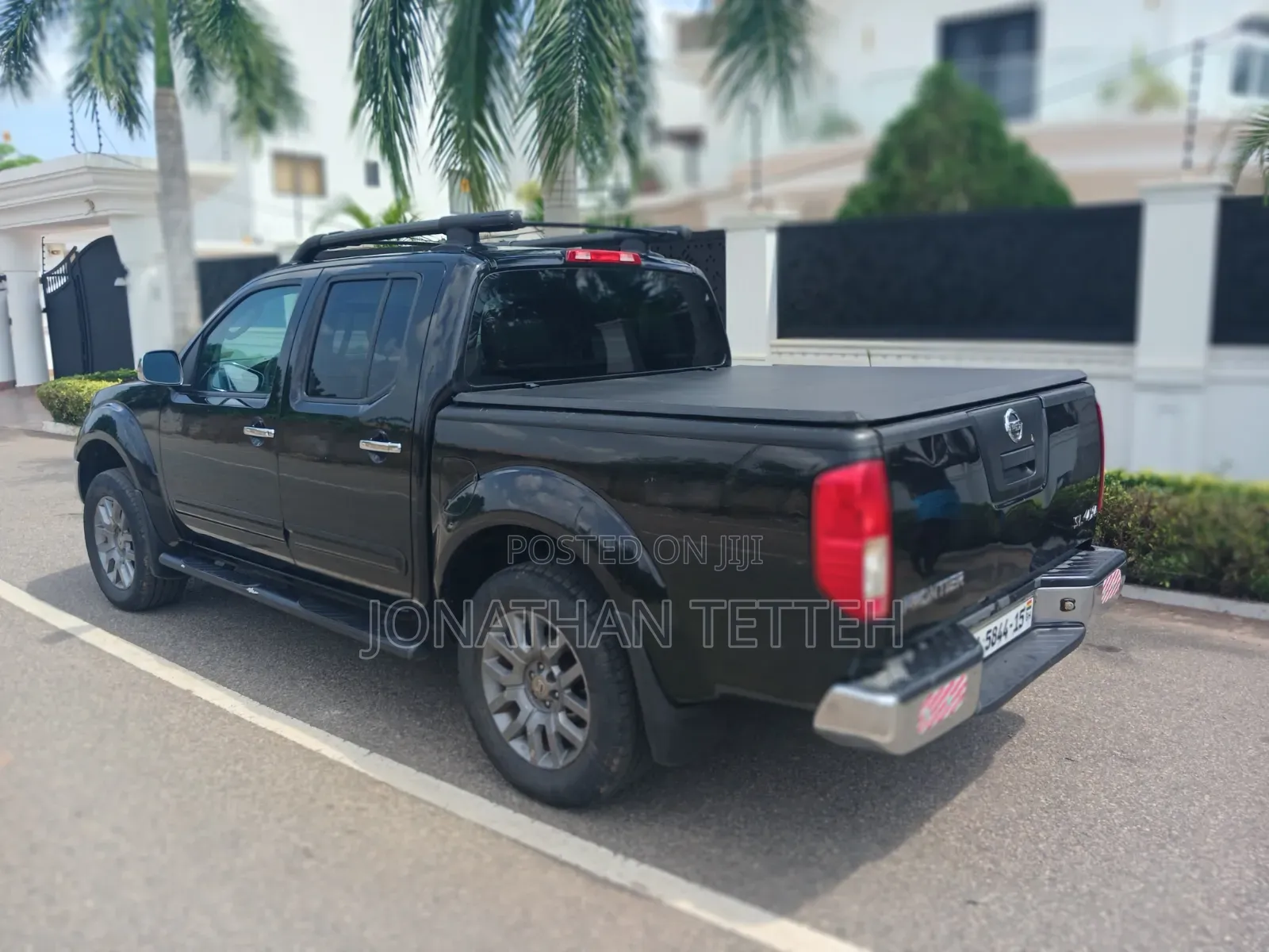 Nissan Frontier 2011 Black