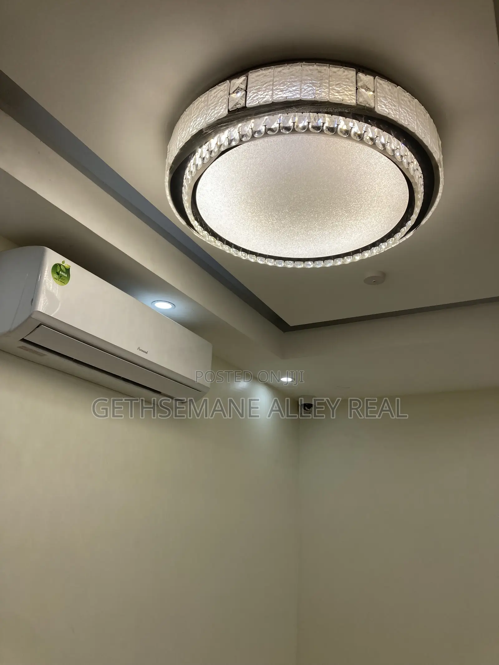 5bdrm House in West Hills for sale
