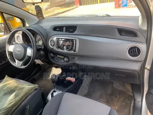 Toyota Vitz 1.5 FWD 5dr 2013 Silver