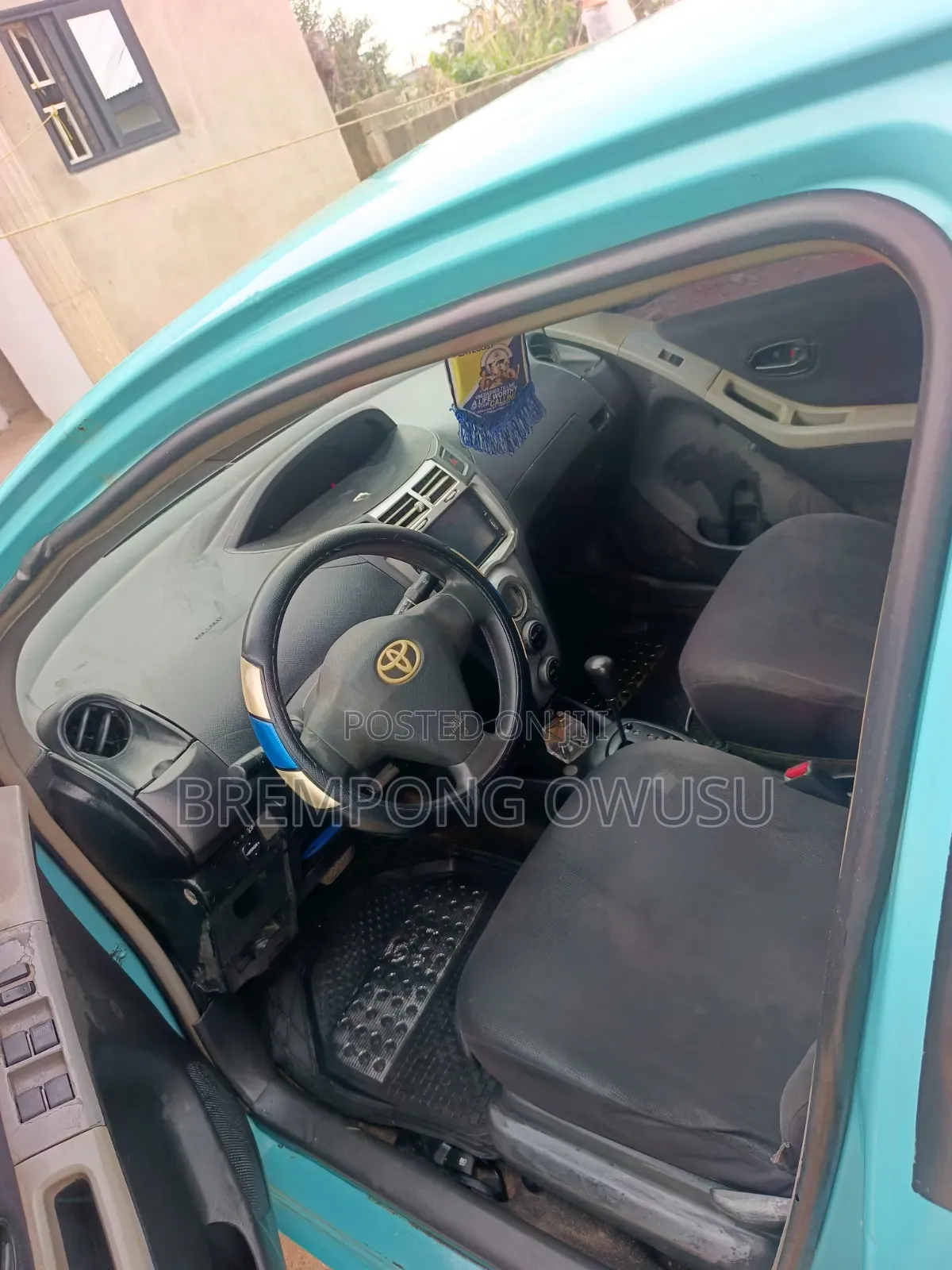 Toyota Vitz 2010 Blue