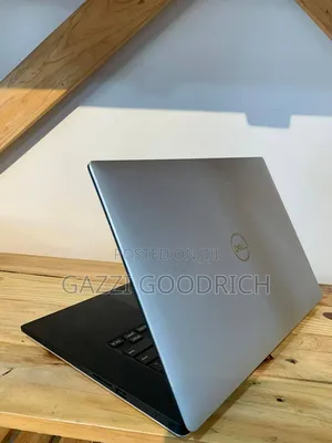 Laptop Dell Precision 5530 16GB Intel Core i5 SSD 256GB