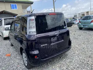 Toyota Sienta 1.5 AWD (6-seater) 2015 Burgundy
