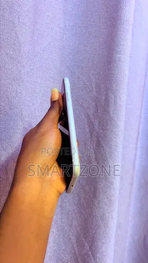 Apple iPhone XR 64 GB White