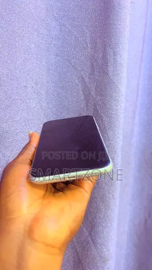 Apple iPhone XR 64 GB White