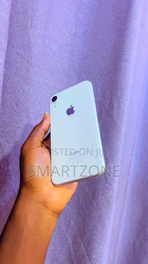 Apple iPhone XR 64 GB White