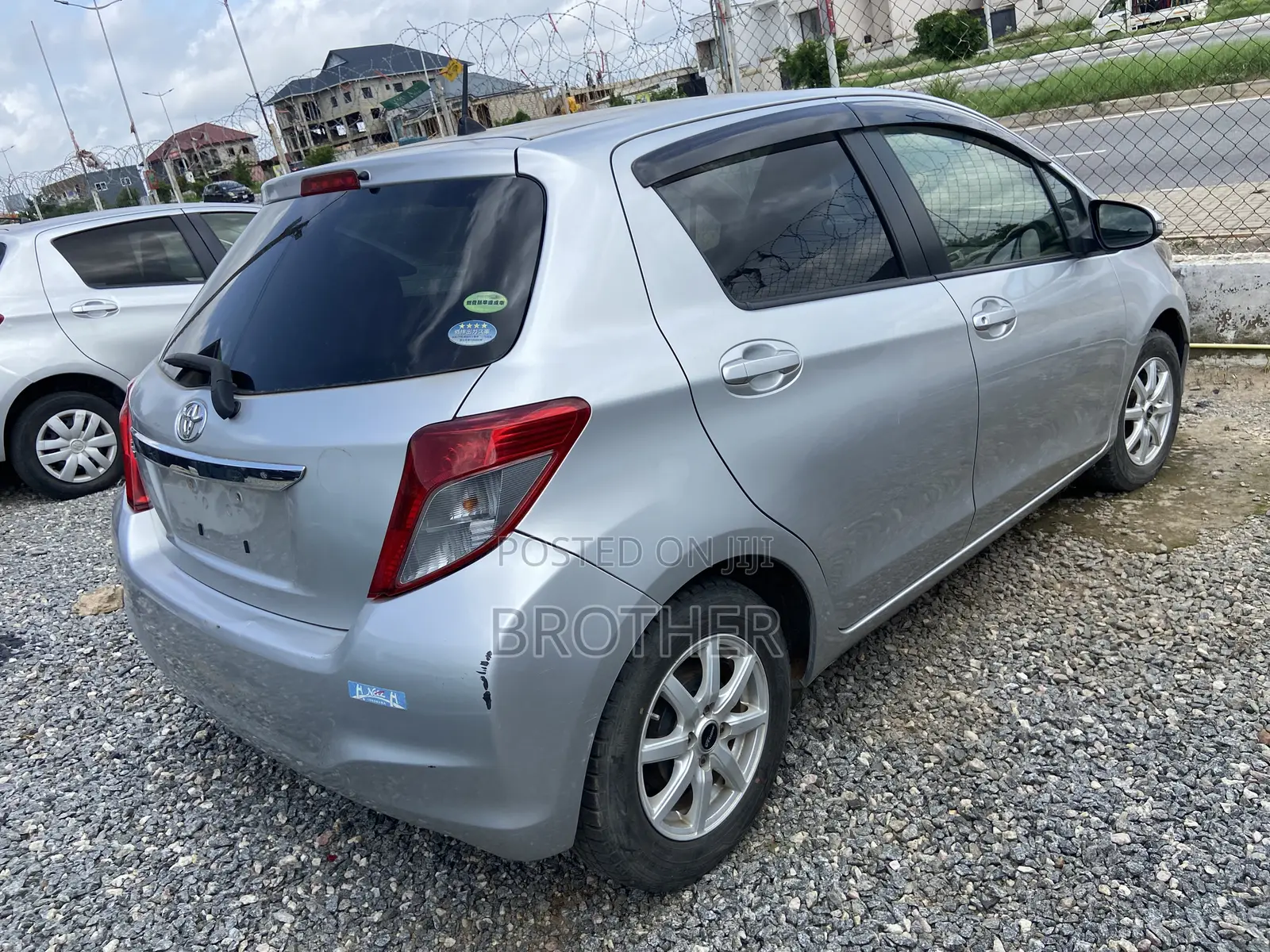 Toyota Vitz 2012 Silver
