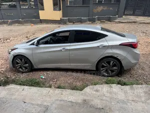 Hyundai Elantra 2015 Silver