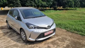 Toyota Vitz 2016 Silver