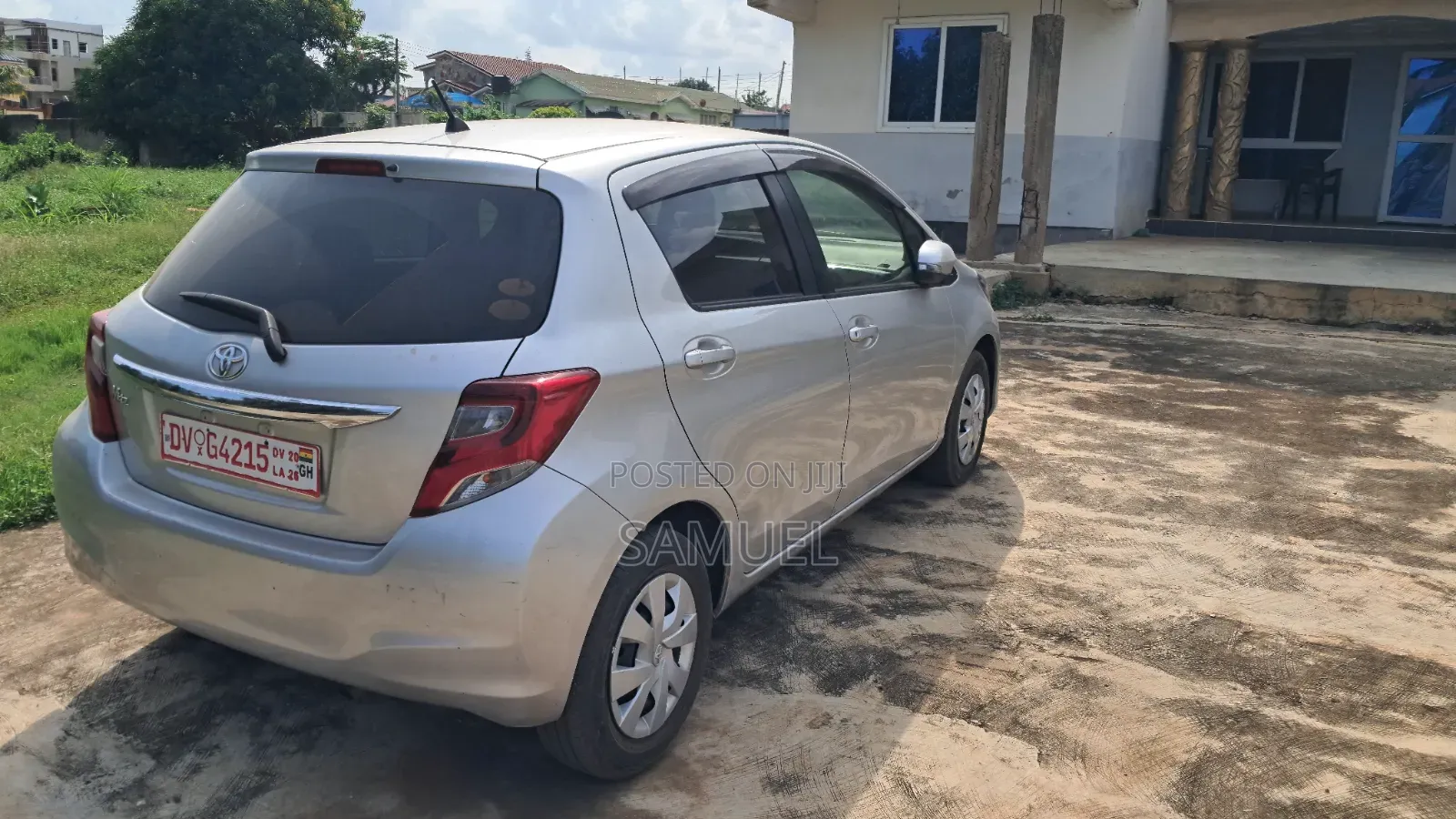 Toyota Vitz 2016 Silver