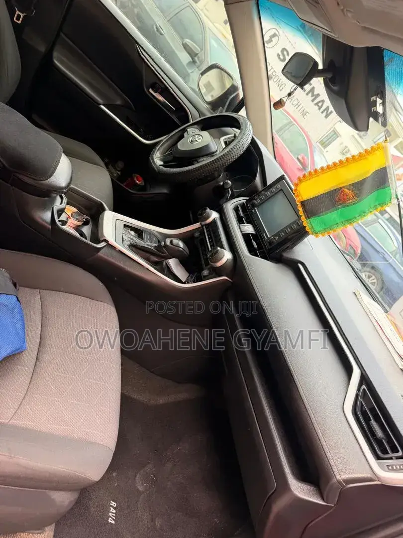 Toyota RAV4 XLE Premium FWD 2020 Burgundy