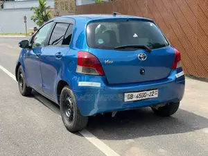 Toyota Vitz 1.3 AWD 3dr 2010 Blue