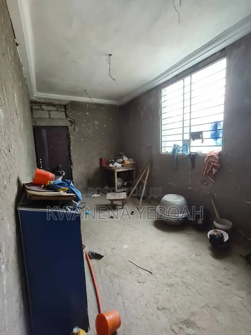 3bdrm House in Nsawam Adoagyiri Municipal for sale