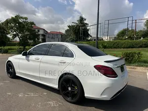 Mercedes-Benz C300 2017 White