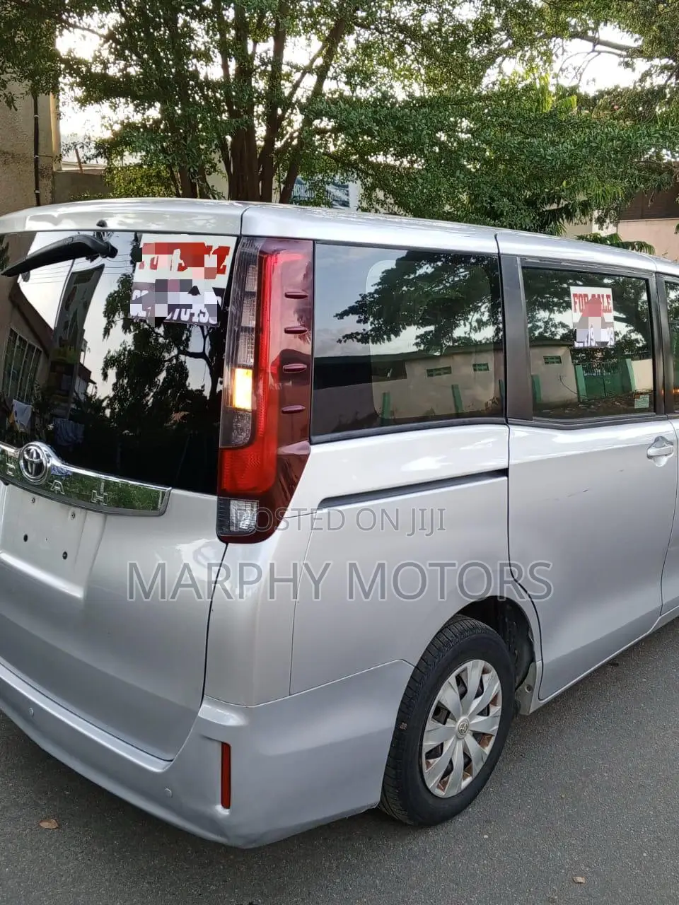 Toyota Noah 2016 Silver