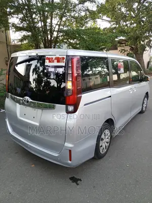Toyota Noah 2016 Silver