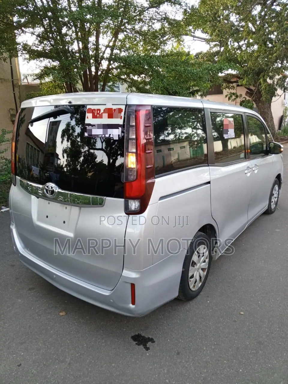 Toyota Noah 2016 Silver