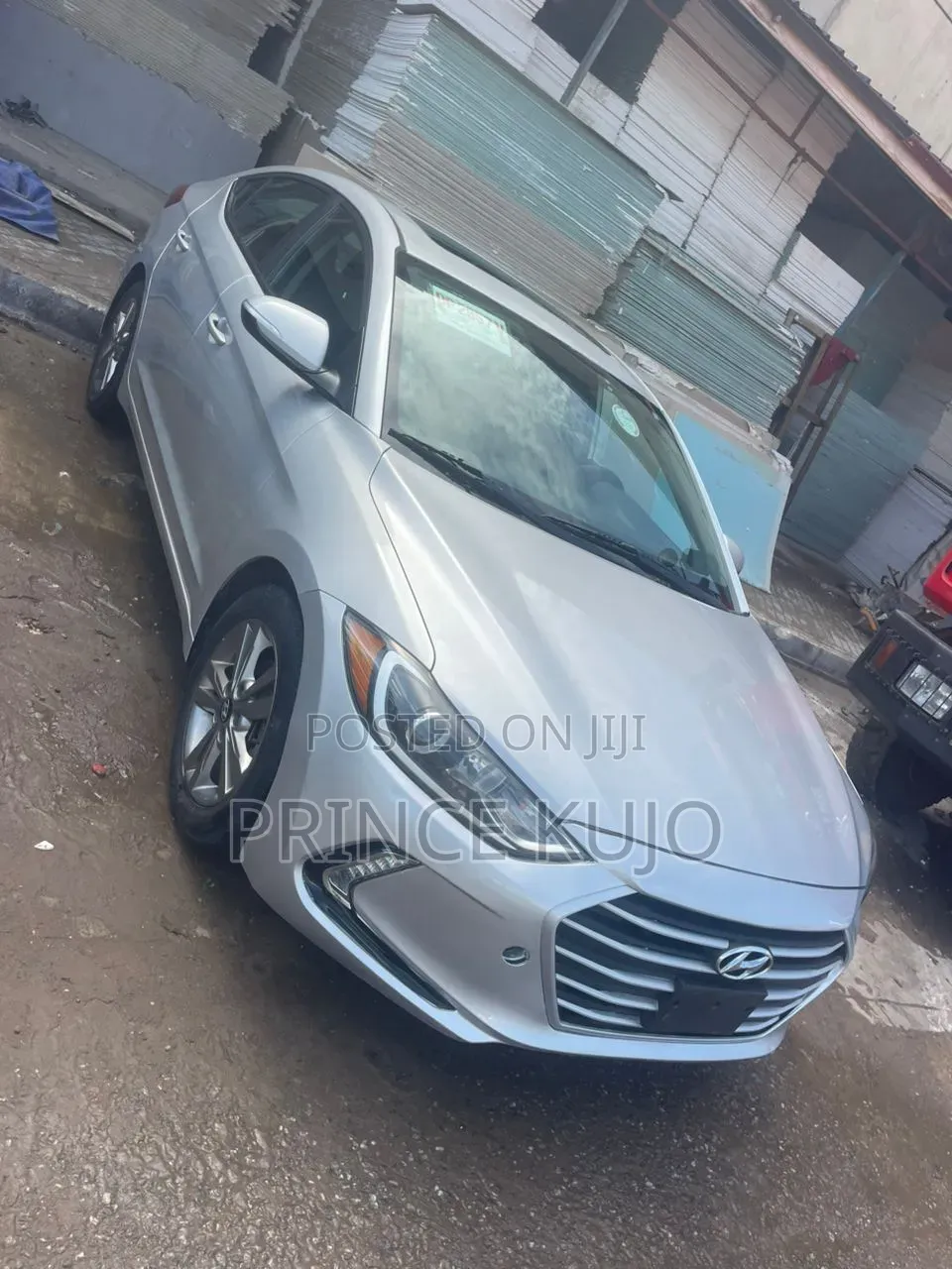 Hyundai Elantra SE Sedan FWD (2.0L 4cyl 6M) 2017 Gray