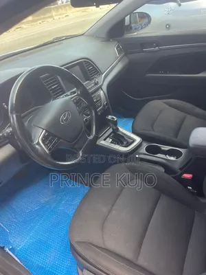Hyundai Elantra SE Sedan FWD (2.0L 4cyl 6M) 2017 Gray