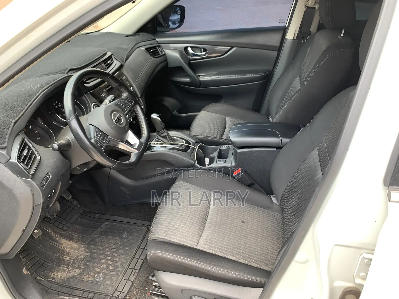 Nissan Rogue SV AWD 2018 White