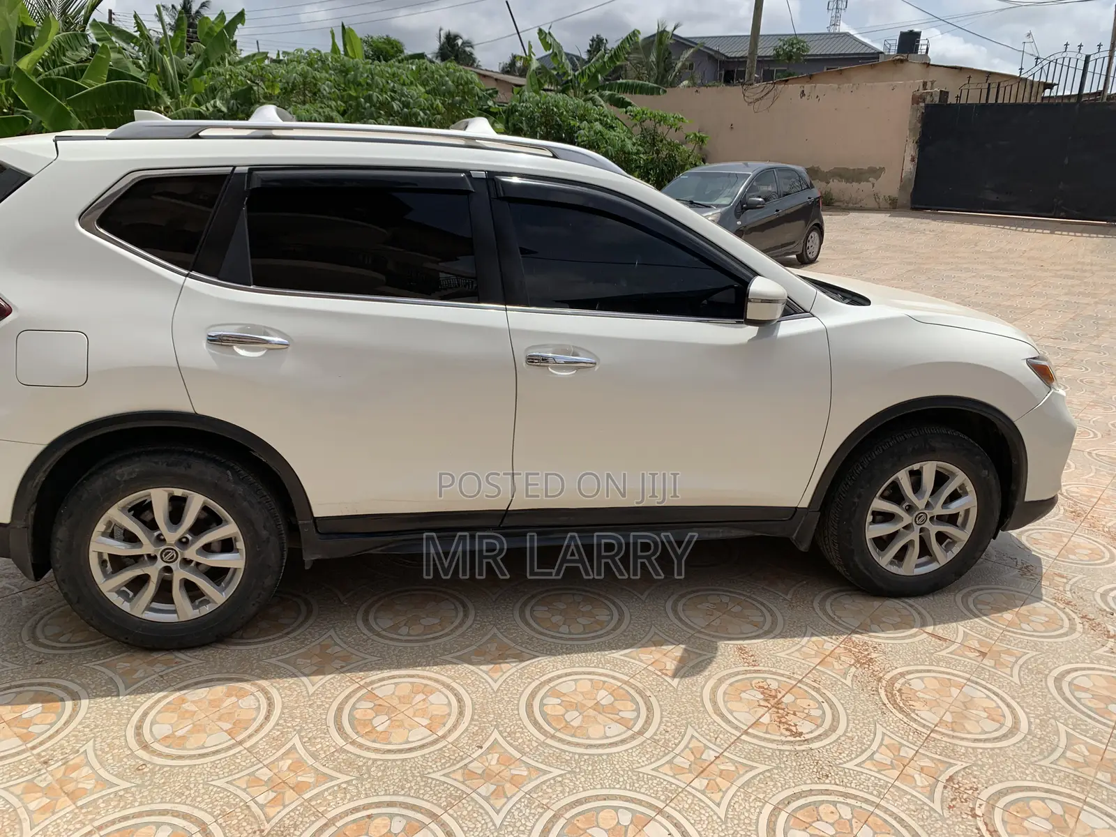 Nissan Rogue SV AWD 2018 White