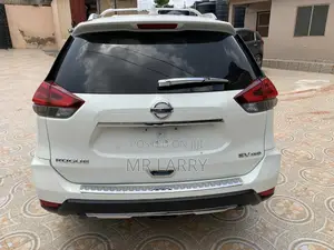 Nissan Rogue SV AWD 2018 White
