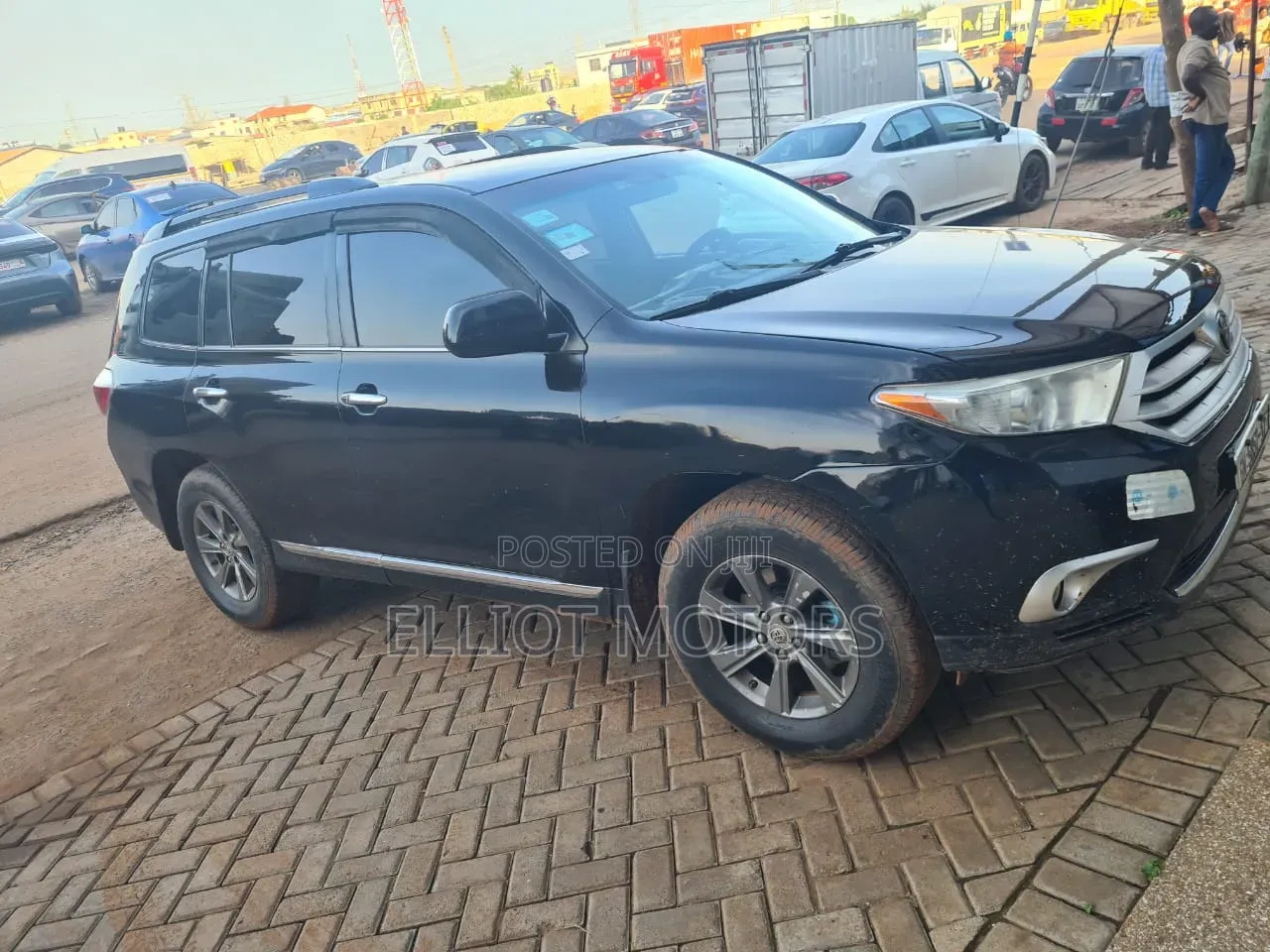 Toyota Highlander 3.5L 4WD 2013 Black