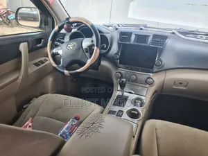 Toyota Highlander 3.5L 4WD 2013 Black