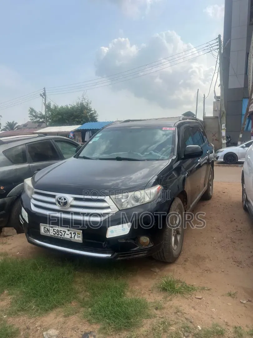 Toyota Highlander 3.5L 4WD 2013 Black