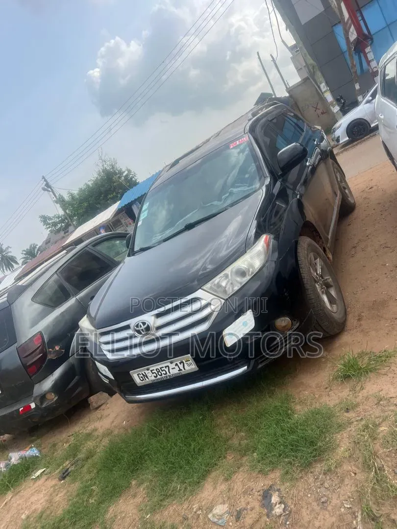 Toyota Highlander 3.5L 4WD 2013 Black