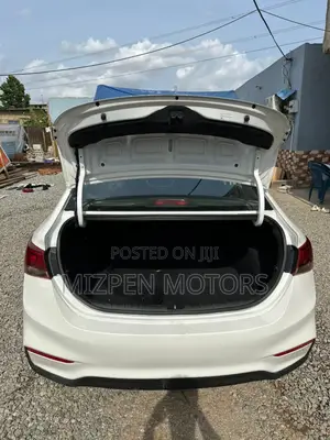 Hyundai Accent SE 2020 White