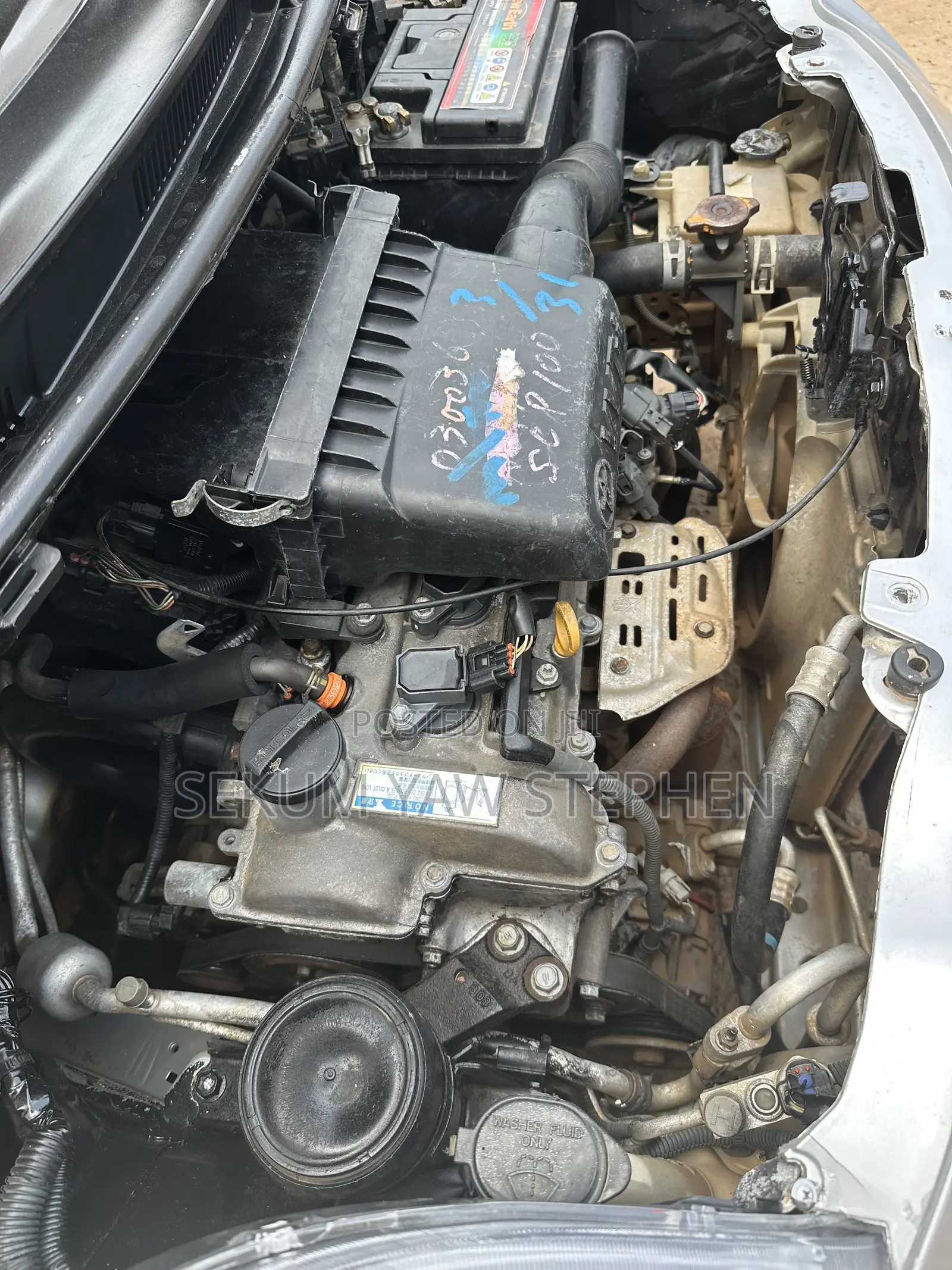 Toyota Vitz 2010 Silver
