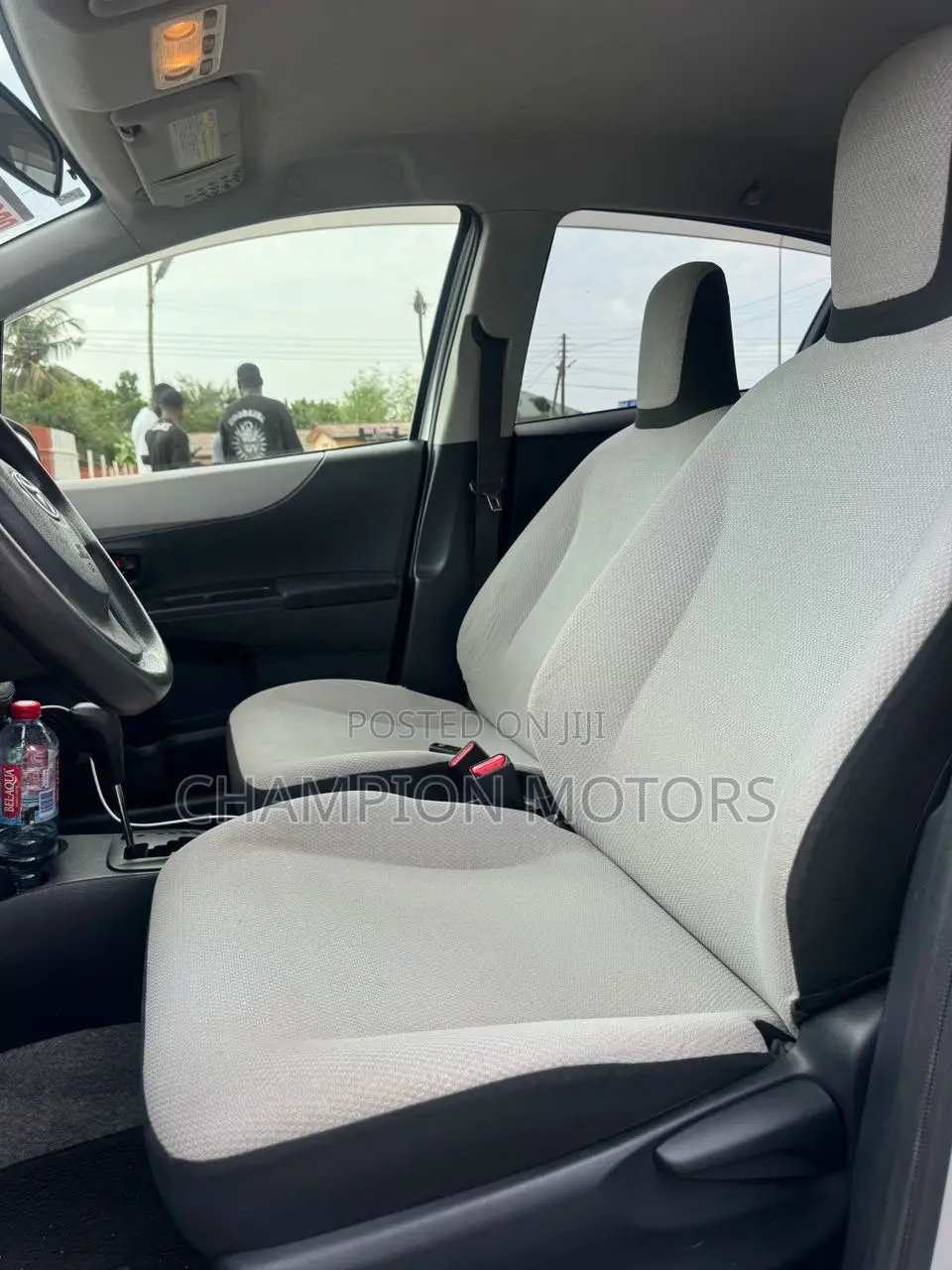 Toyota Vitz 2013 Silver