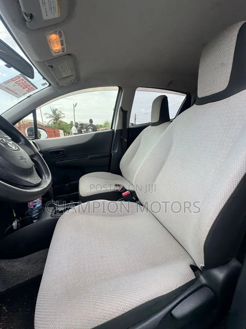 Toyota Vitz 2013 Silver